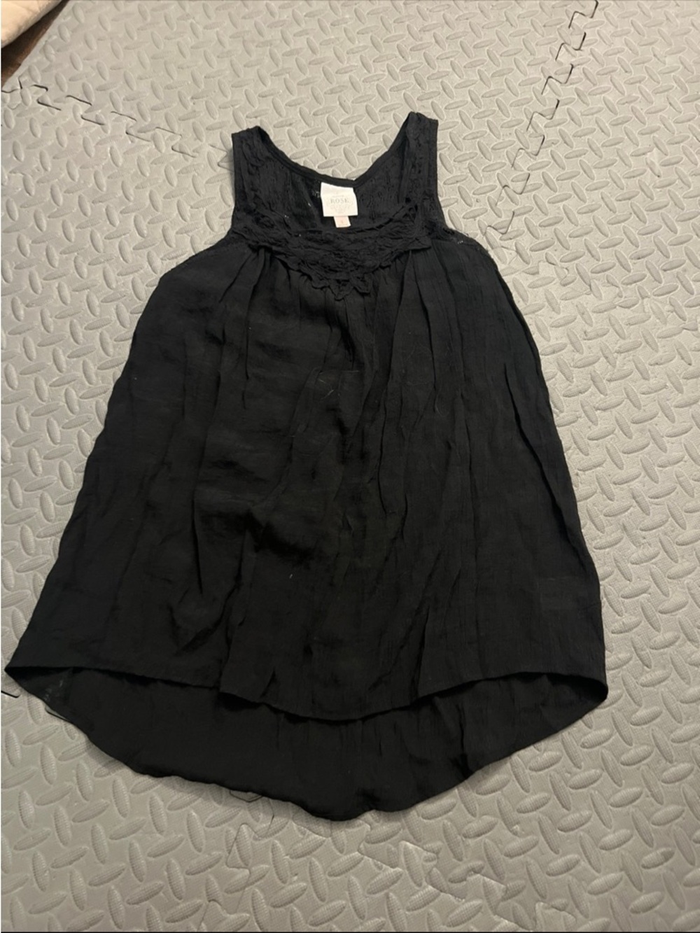 Knox Rose black tank small Women's Black Sleeveless Crochet Yoke Tank Top